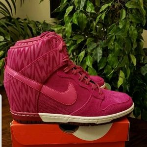 NIKE WOMEN'S DUNK SKY HI PRINT WEDGE SNEAKERS